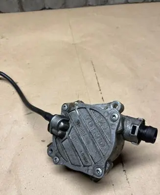 Volvo V40 Vacuum pump 31375107