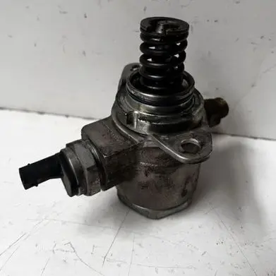 Audi A3 S3 8P Fuel injection high pressure pump 03C127026N