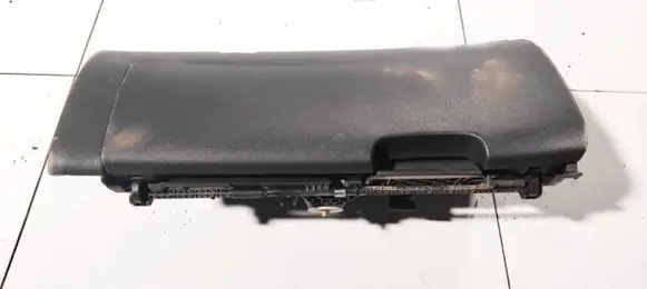 Skoda Octavia Mk2 (1Z) Glove box