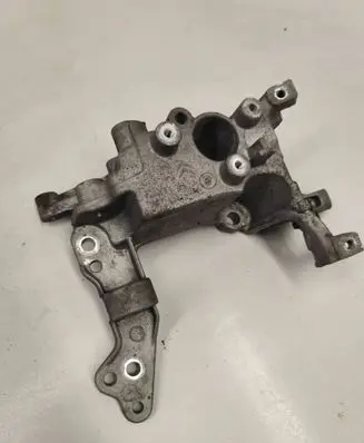Peugeot 308 Engine mounting bracket 9804121180
