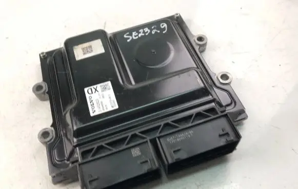 Volvo V40 Engine control unit/module ECU 31452623