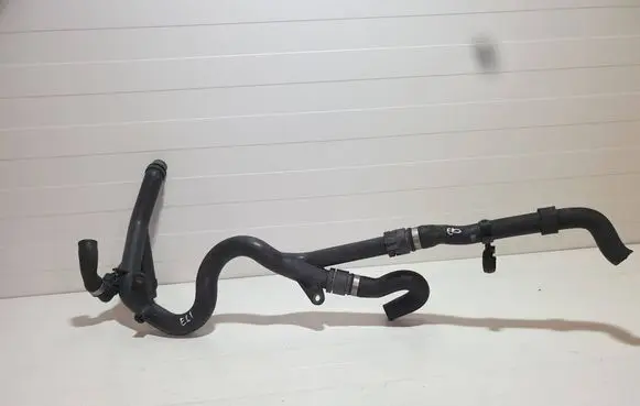Engine coolant pipe/hose