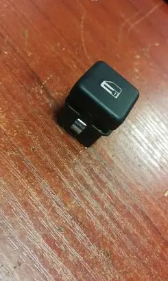 BMW 5 E39 Central locking switch button 8360828