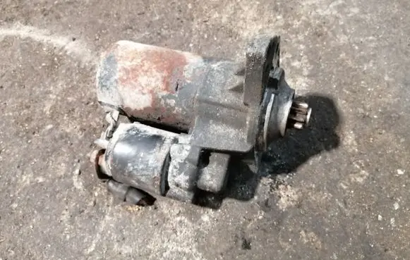 Volkswagen Golf IV Starter motor