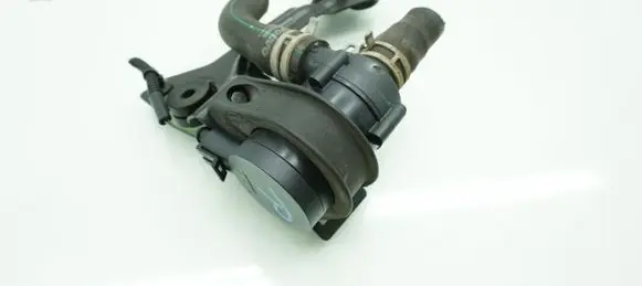 Volvo V40 Water pump