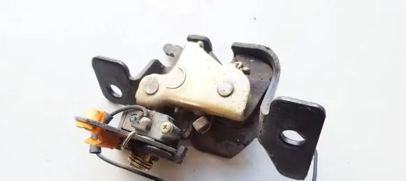 Mazda 323 Tailgate/trunk/boot lock/catch/latch