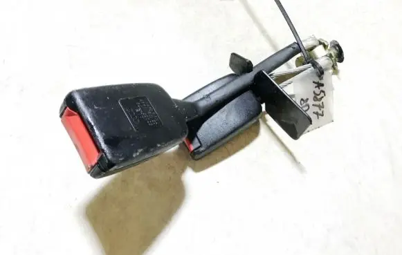 Audi A4 S4 B5 8D Middle seatbelt buckle (rear) 