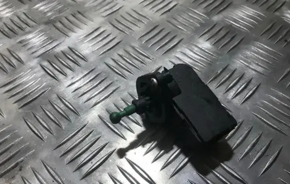 Headlight level adjustment motor