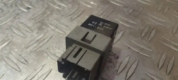 Mitsubishi Carisma Other relay mb953394