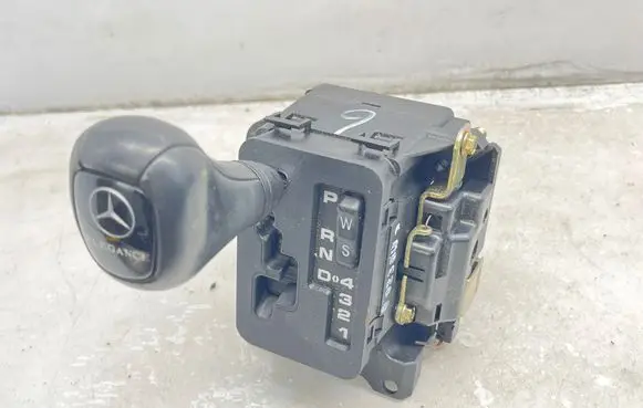 Mercedes-Benz C W202 Gear shifter/selector A2022670137