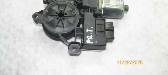 Audi A1 Rear door window regulator motor 5Q0959408D