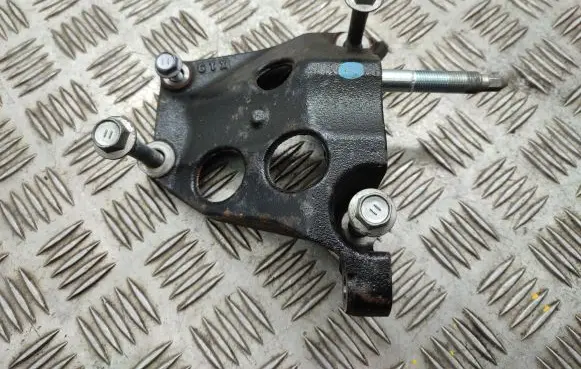 Lexus NX Engine mounting bracket