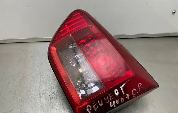Peugeot 4007 Tailgate rear/tail lights 1146379R