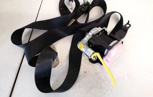 Mazda 2 Front seatbelt t89383t