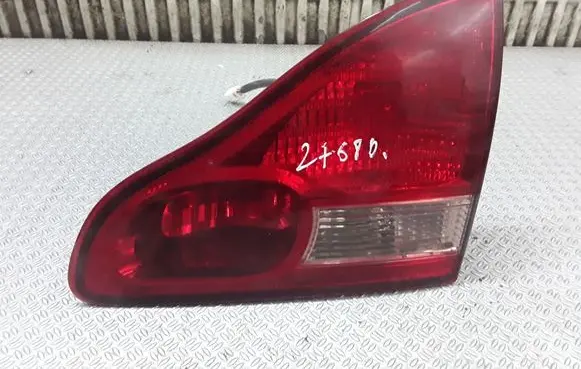 Toyota Avensis Verso Tailgate rear/tail lights