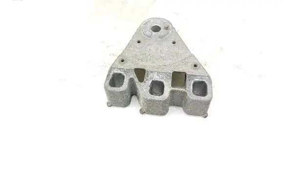 Volkswagen Transporter - Caravelle T5 Engine mounting bracket 7E0199207