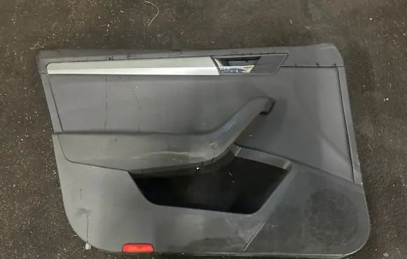 Skoda Superb B8 (3V) Front door card panel trim 3V1867013A 132657029001