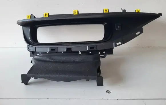 Renault Zoe Dashboard trim 682403850R