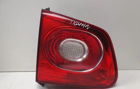 Volkswagen Tiguan Tailgate rear/tail lights 5N0945093C