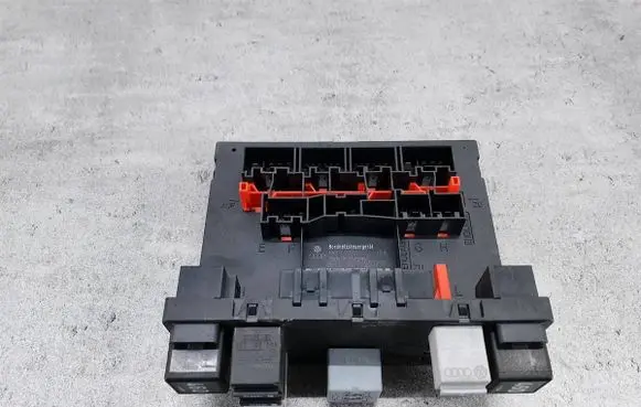 Audi A3 S3 8P Comfort/convenience module 8P0907279F