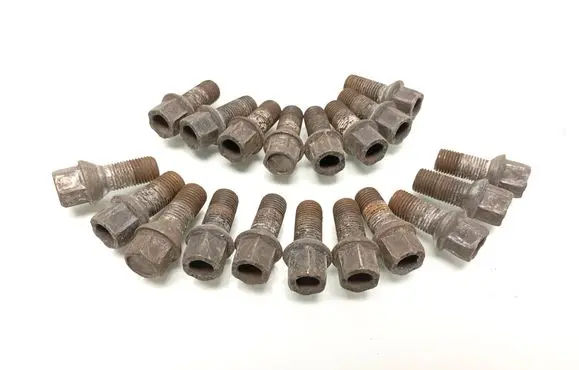 Volkswagen Touran I Nuts/bolts 