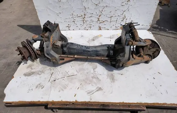 Iveco Daily 35.8 - 9 Front axle beam
