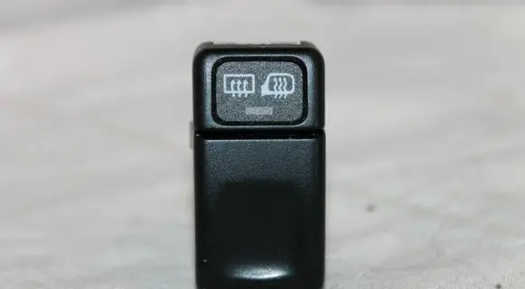 Volvo 850 Windscreen/window heater switch 9128263
