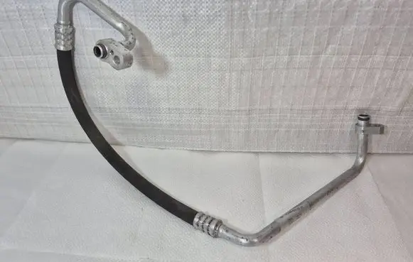 Air conditioning (A/C) pipe/hose