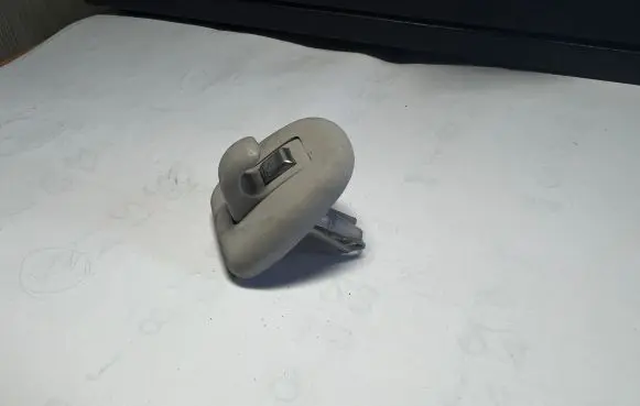 Peugeot 207 Sun visor clip/hook/bracket 