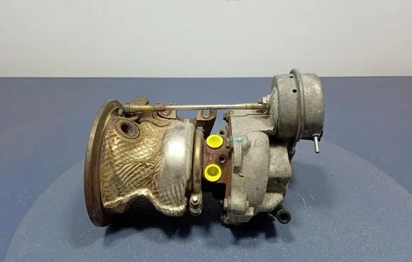 Porsche Cayenne (92A) Turbo system vacuum part 06M145701N