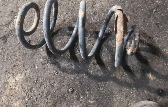 Nissan Note (E11) Rear coil spring