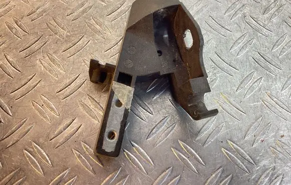 Mercedes-Benz C W205 Headlight/headlamp mounting bracket A2056203501