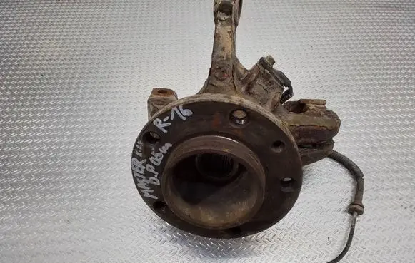Renault Master II Front wheel hub spindle knuckle 