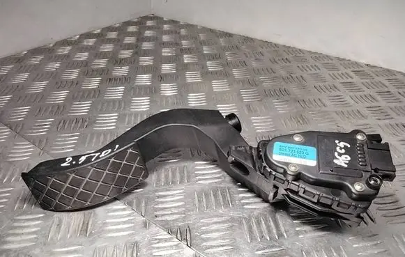 Audi A6 S6 C5 4B Accelerator throttle pedal 8D1723523G