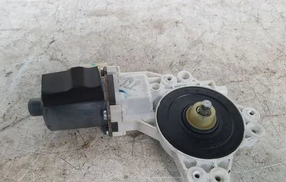 Dodge Caliber Front door window regulator motor