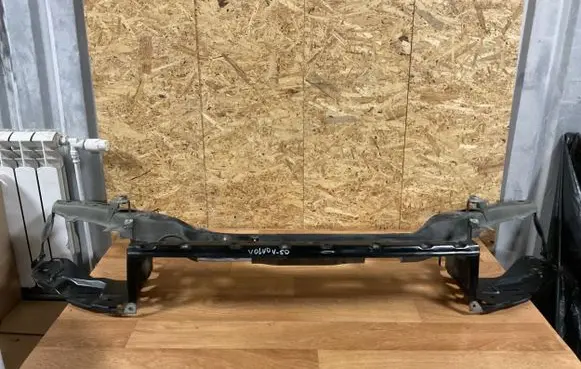 Volvo V50 Radiator support slam panel 