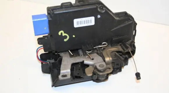 Skoda Octavia Mk2 (1Z) Front door lock 3D1837015 A00467