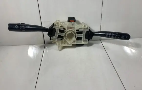 Subaru Impreza I Wiper turn signal indicator stalk/switch 83111FC23