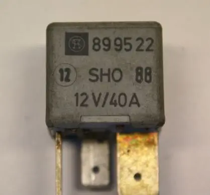 Volkswagen PASSAT B3 Other relay 443951253M