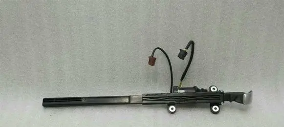 BMW 3 E92 E93 Seat belt height adjuster 9165380