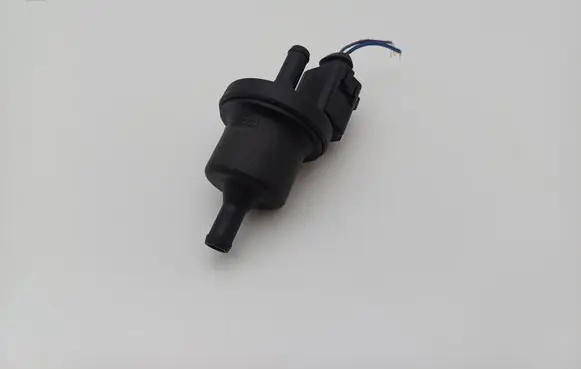 Volkswagen Polo IV 9N3 Valve vacuum 6Q0906517