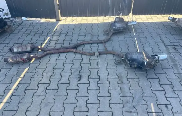 Mercedes-Benz R W251 Muffler/silencer A2514900301 SN0578 A2514900401
