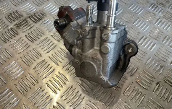 Opel Cascada Fuel injection high pressure pump 55485045 0928400779 0445010703