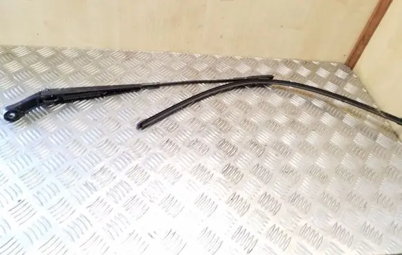 Opel Zafira B Front wiper blade arm