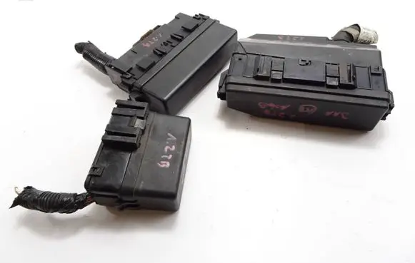 Nissan Qashqai Relay mounting block rhqqg