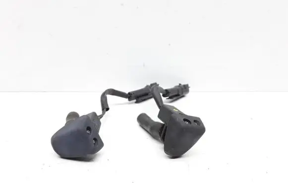 Volvo V60 Windshield washer spray nozzle 