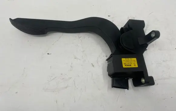 Iveco Daily 3rd gen Accelerator throttle pedal 0281002632 682300305 504061734
