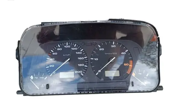 Volkswagen Golf III Speedometer (instrument cluster) 87001323