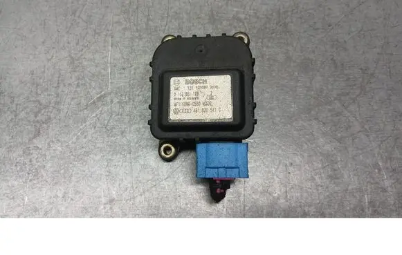 Audi A6 S6 C5 4B Coolant heater control valve 0132801129
