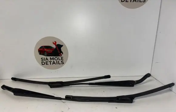 Volvo V70 Front wiper blade arm 182358 182350